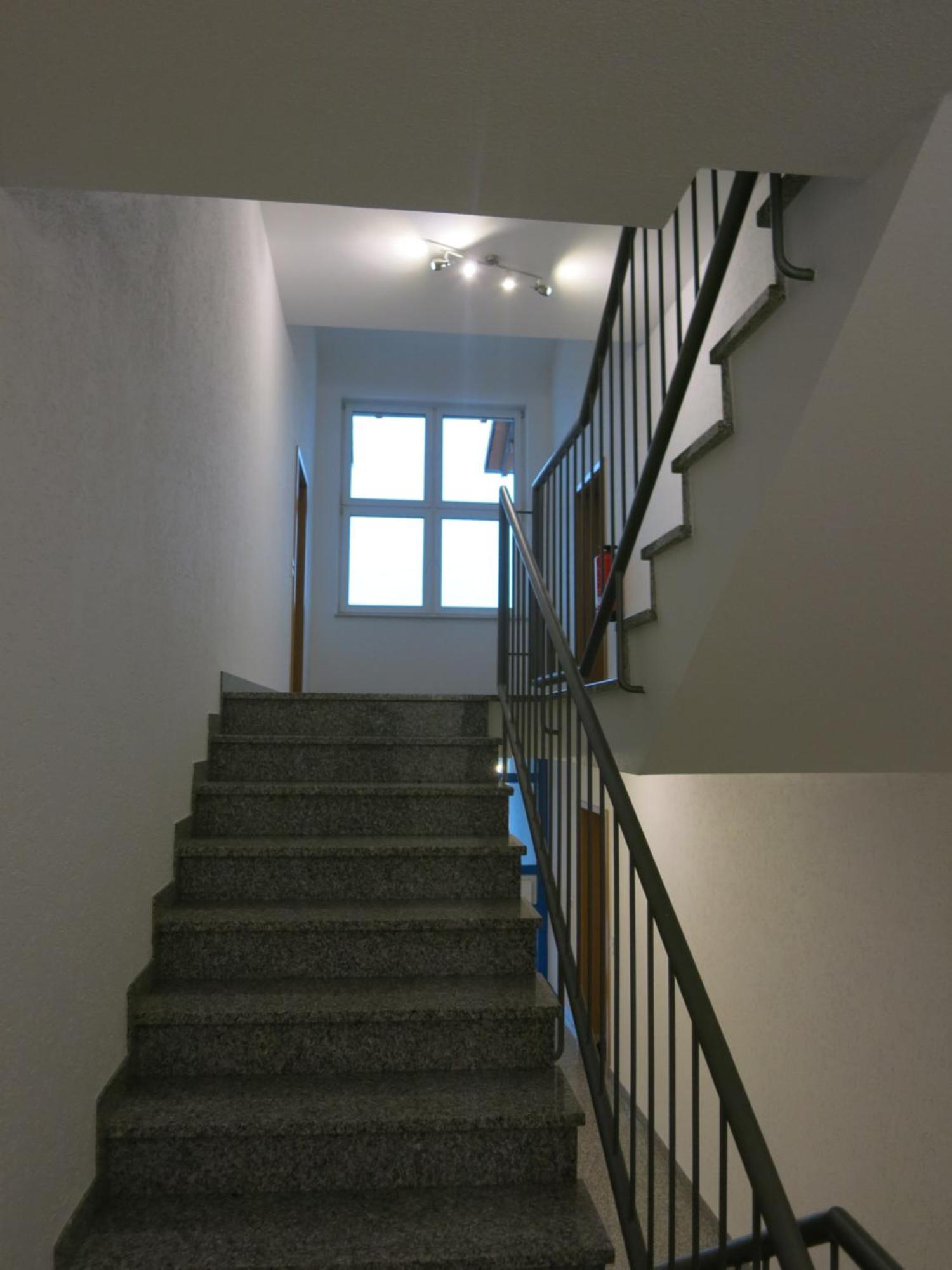 4 Apartment *