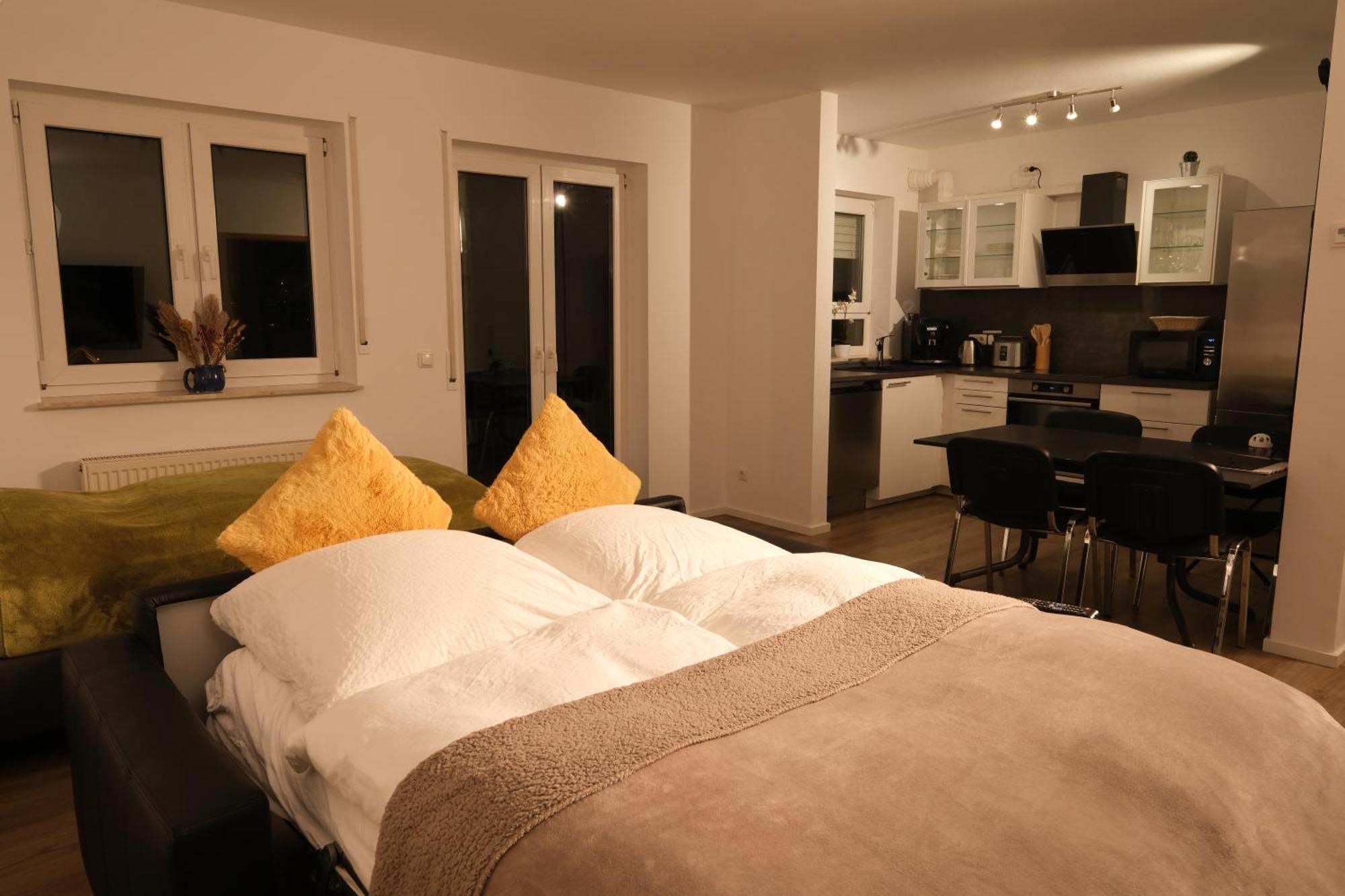 4 Apartment *